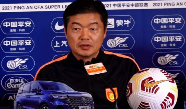 显然，在客场比赛时这并不容易，球迷们会鼓励主队。